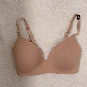 Victoria’s Secret 32DD bra